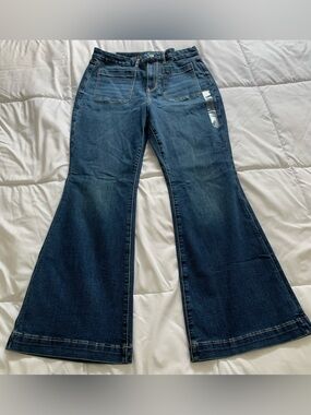 New American Eagle Next Level Curvy Super High-Waisted Flare Jeans Size 14 Short